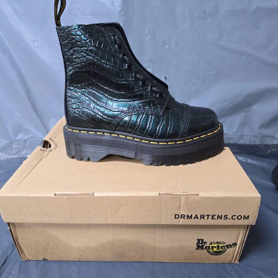 DR MARTENS PLATFORM BOOTS - GREEN CROC - SIZE 5
