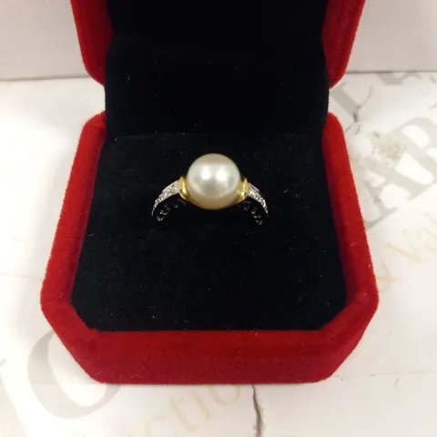 18CT GOLD PEARL AND DIAMOND RING