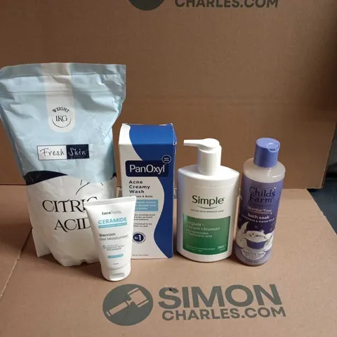 APPROXIMATEY 20 ASSORTED HEALTH AND BEAUTY PRODUCTS TO INCLUDE - SIMPLE CREAM CLEANSER - CHILD'S FARM BATH SOAK AND PANOXYL ACNE CREAMY WASH