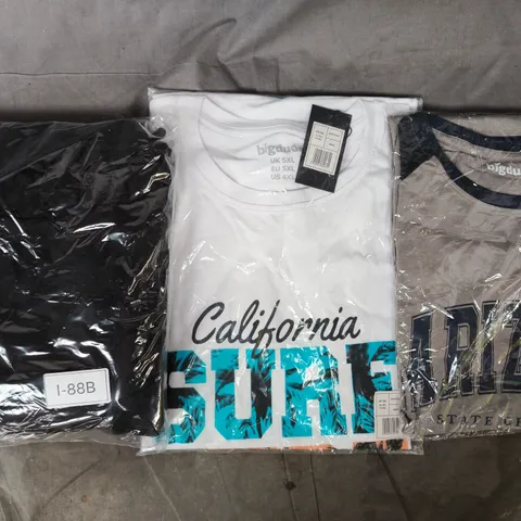 APPROXIMATELY 20 ASSORTED CLOTHING AND FASHION PRODUCTS IN VARIOUS STYLES AND SIZES - COLLECTION ONLY