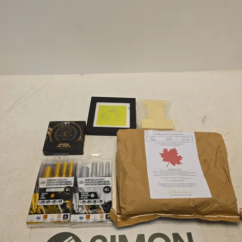 APPROXIMATELY 15 ASSORTED ITEMS INCLUDING PREMIUM AUTUMN LAWN FEEDER FROM THE RELENTLESS GARDENER, ROYAL LANGNICKEL ACRYLIC MARKERS AND A PICTURE FRAME