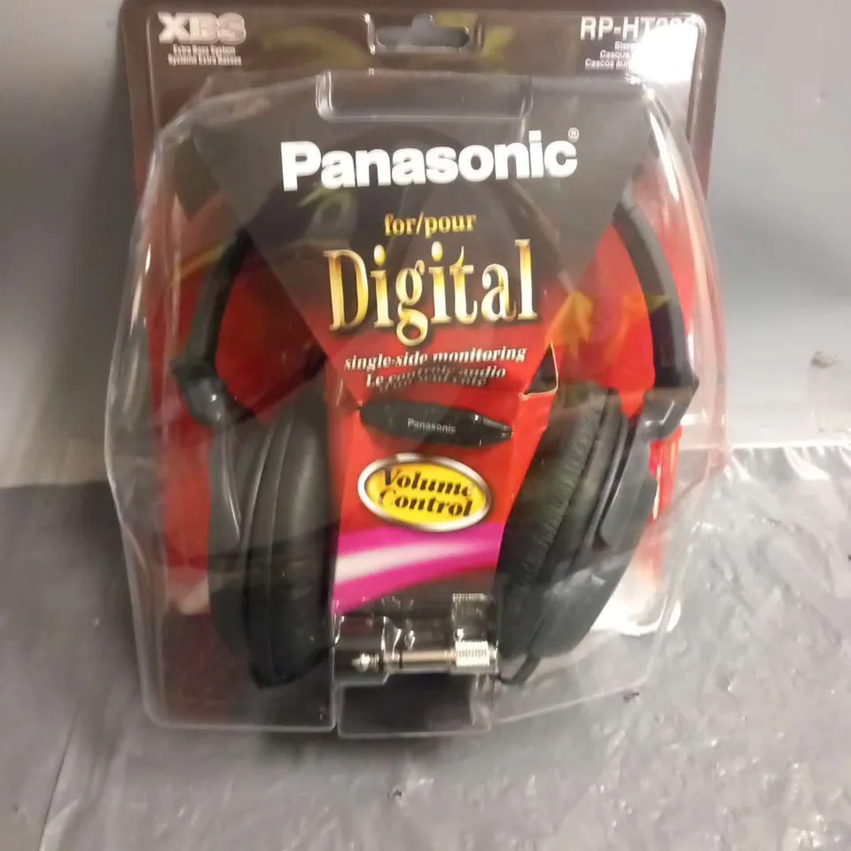 BOXED PANASONIC RP-HT225 STEREO HEADPHONES