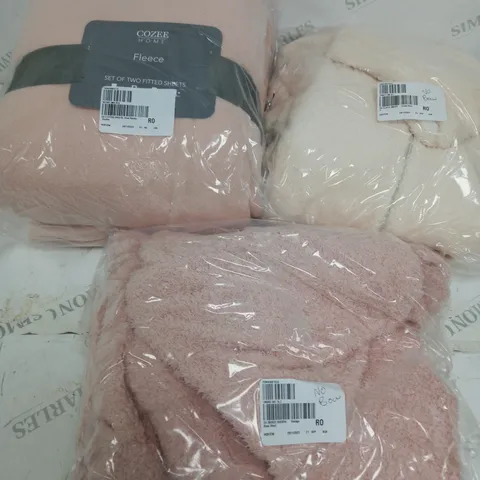 BOX OF ASSORTED CLOTHING ITEMS TO INCLUDE PJ ONESIE - TOPS AND LEGGINGS / COLLECTION ONLY