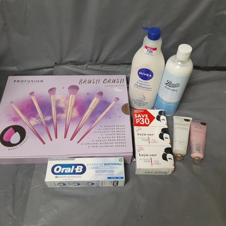 APPROXIMATELY 20 ASSORTED COSMETICS PRODUCTS TO INCLUDE - PROFUSION BRUSH CRUSH SET - NIVEA BODY LOTION - ORAL B TOOTHPASTE - ETC 