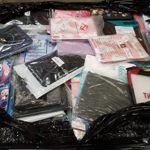 PALLET CONTAINING LARGE QUANTITY OF ASSORTED TABLET CASES