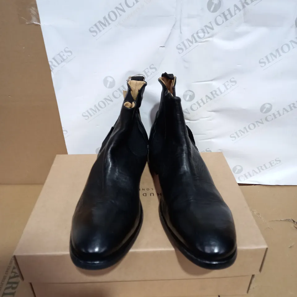 BOXED PAIR OF HUDSON WATCHLEY CHELSEA BOOTS SIZE 11