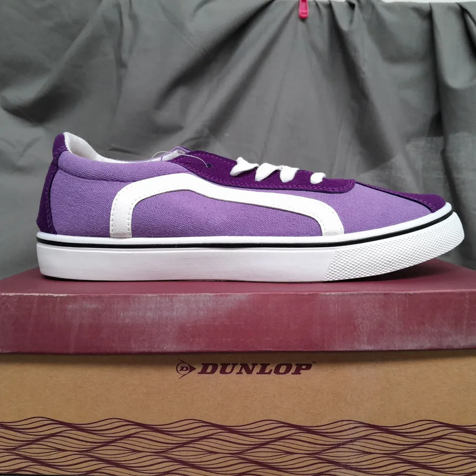BOX OF APPROX 12 ASSORTED DUNLOP EZRA TRAINERS IN PURPLE - SIZE 6