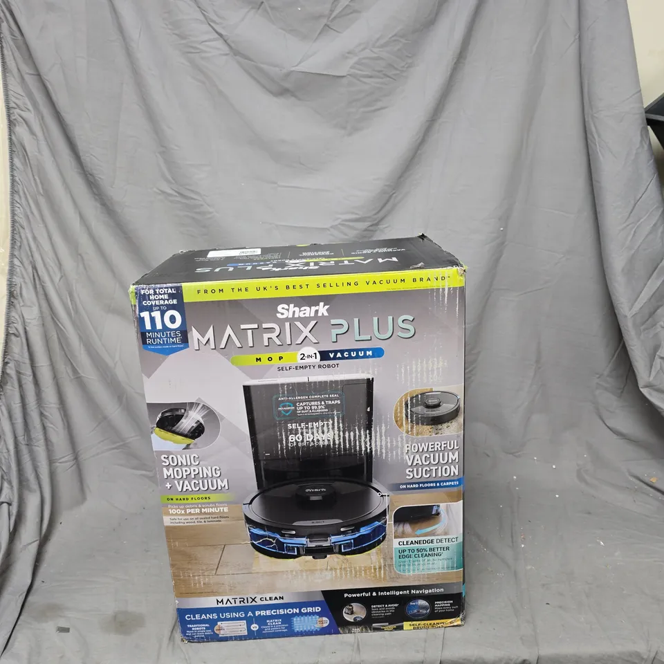 OUTLET SHARK PLUS 2 IN 1 SELF EMPTY ROBOT VACUUM & MOP