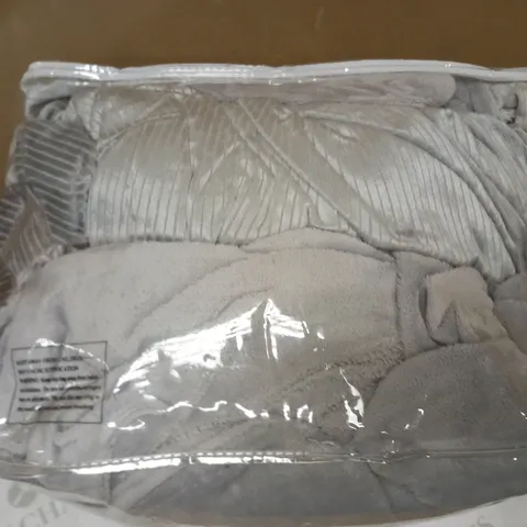 COZEE HOME STRIPED VELVET AND VELVETSOFT DUVET SET - KING - GREY