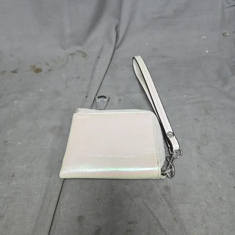 AIMEE KESTENBERG WRISTET WALLET WHITE/PINK