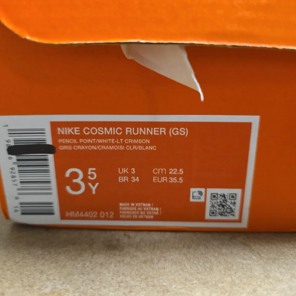 BOXED PAIR OF NIKE COSMIC RUNNER (GS) KIDS' TRAINERS – UK SIZE 3