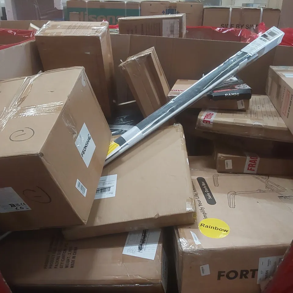 PALLET CONTAINING A VERY LARGE QUANTITY OF ASSORTED ITEMS INCLUDING: TOWEL RACK, A3 LAMINATOR, RETRACTABLE SAFETY GATE ECT