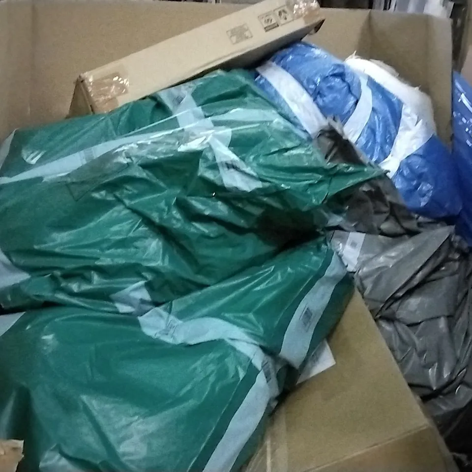 PALLET OF ASSORTED ITEMS INCLUDING IDOO AIR MATTRESS, 3-TIER STORAGE SHELVES, NINJA 2IN1 BLENDER, TOP SOLAR 20W SOLAR PANEL KIT, HUG RUG MAT 