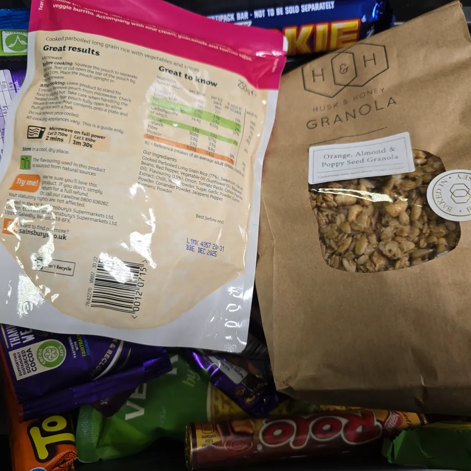 APPROXIMATELY 13 ASSORTED FOOD ITEMS TO INCLUDE - AERO STRAWBERRY MELTS , MALTESERS , FREEZE DRIED CANDY ETC