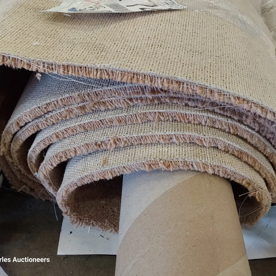 ROLL OF QUALITY HEATHERS WARM FUDGE CARPET APPROXIMATELY 5M × 4.54M