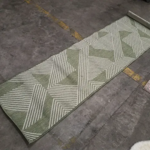 QUALITY DESIGNER AREA RUG APPROXIMATELY 60×230CM
