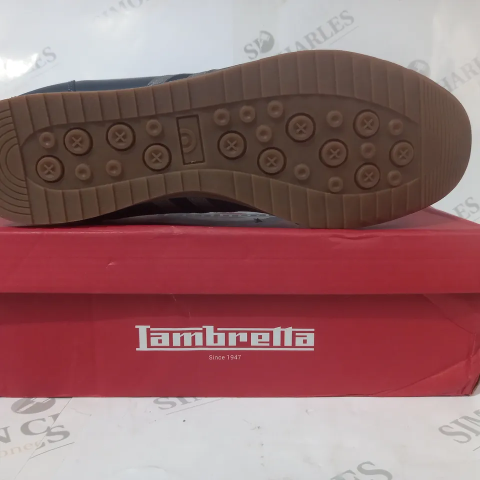 BOXED PAIR OF JAMBRELLA SHOES IN NAVY UK SIZE 12