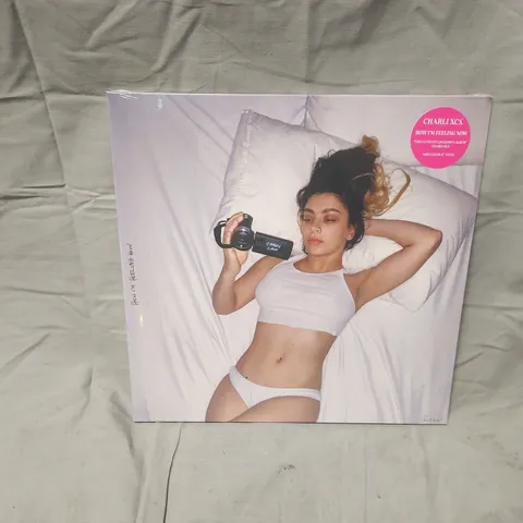 SEALED CHARLI XCX – HOW I'M FEELING NOW (THE ULTIMATE LOCKDOWN ALBUM) 12" CLEAR VINYL, 140G