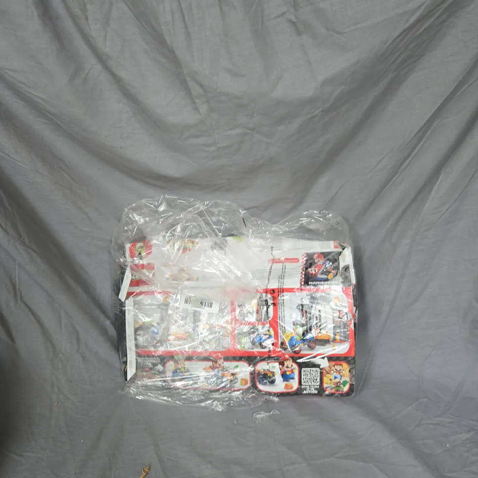 LEGO SUPER MARIO BOWSER'S CASTLE SET 72039, SEALED