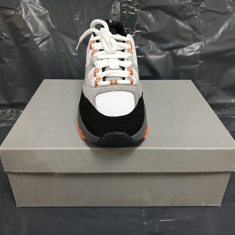 BOXED PAIR OF CLEENS AERO RUNNER SHOES IN SUNSET SIZE UK 11