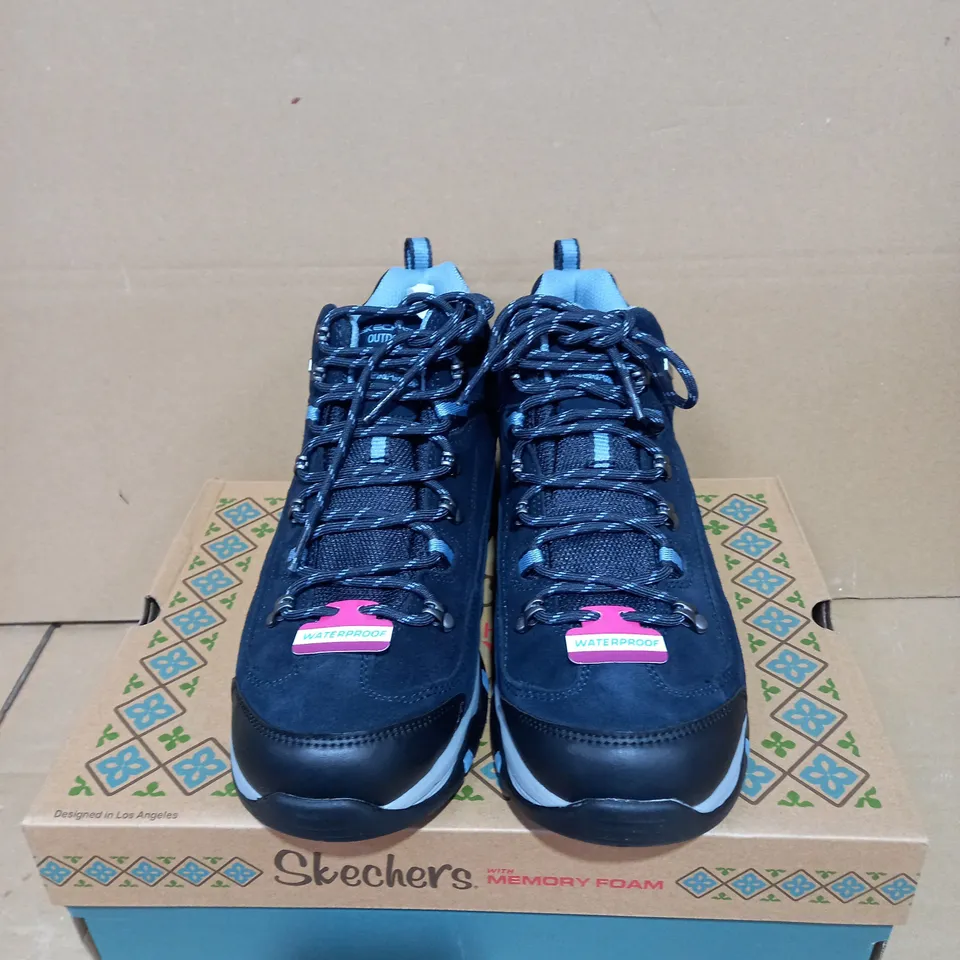 SKETCHERS MEMORY FOAM WATERPROOF BOOT NAVY UK SIZE 8