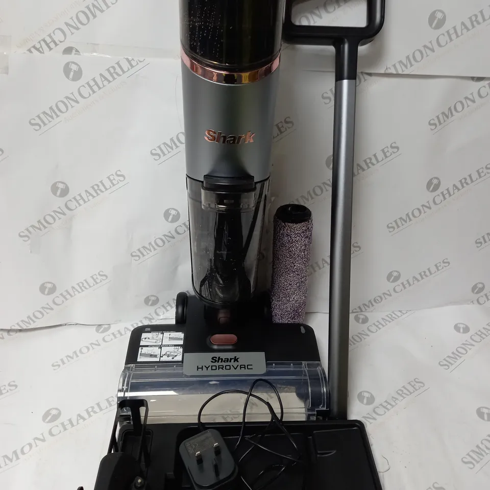 BOXED SHARK HYDROVAC HARD FLOOR WET & DRY CORDLESS CLEANER WD210UK