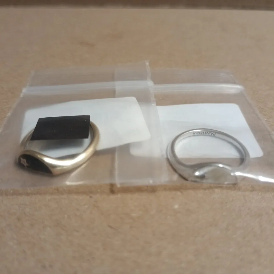 PANDORA SILVER/WHITE & GOLD/BLACK RING PAIR 