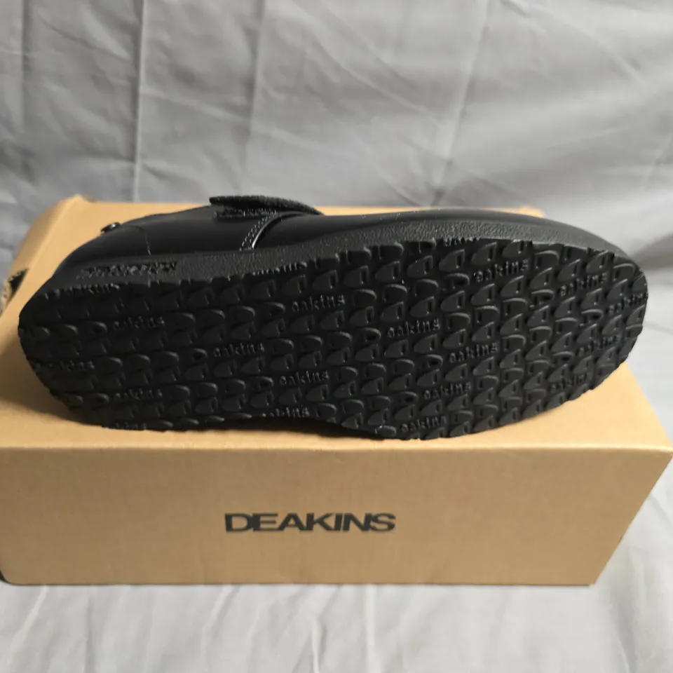 DEAKINS KIDS' BLACK MARY JANE SHOES, VELCRO STRAP – UK13