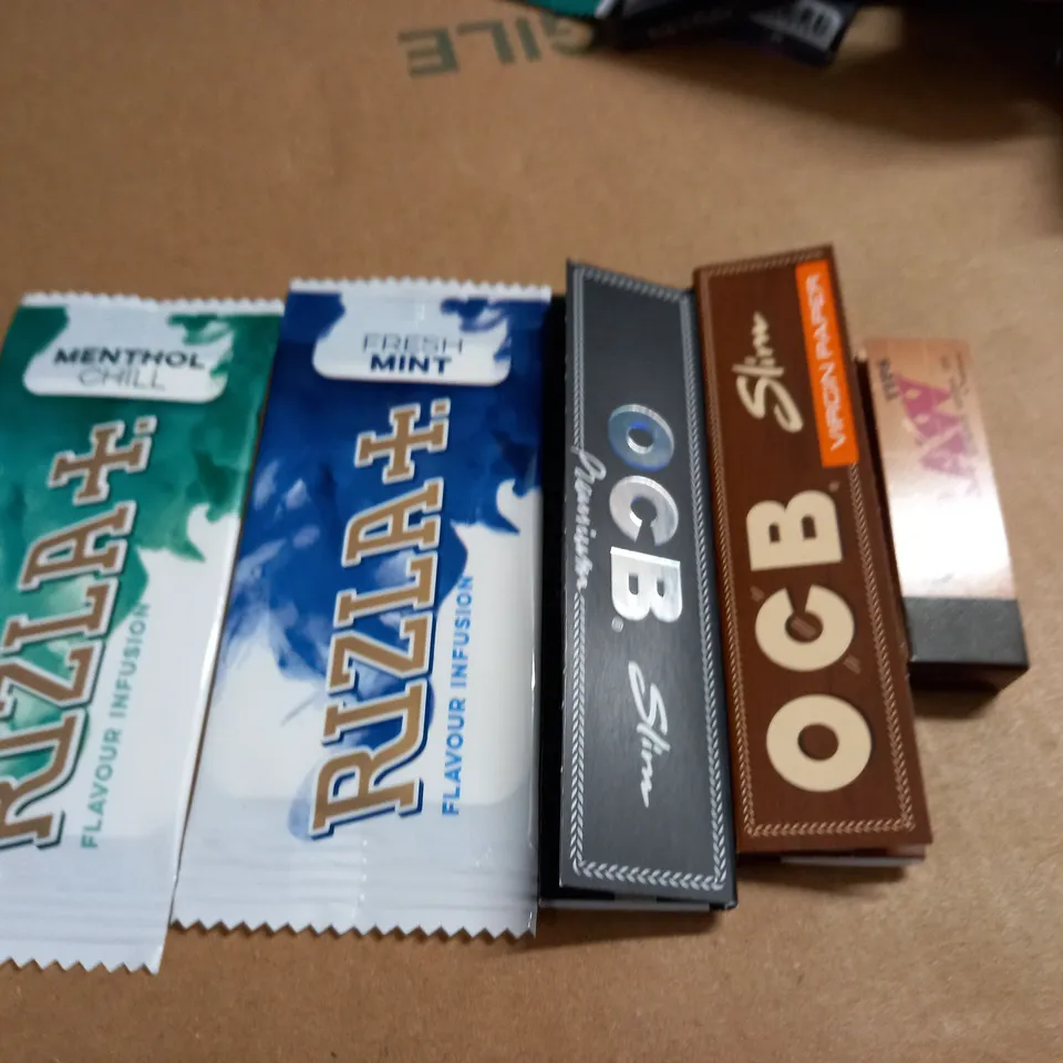 LARGE QUANTITY OF ASSORTED SMOKING ACCESSORIES TO INCLUDE RIZLAS, FILTERS AND FLAVOUR CARDS