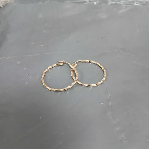 YELLOW GOLD TWISTED RIBBON EARRINGS ONE SIZE