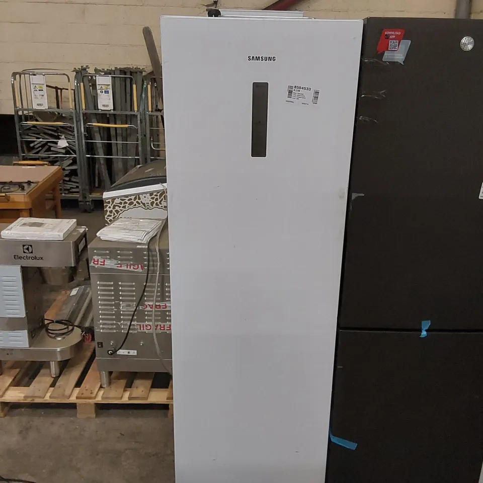 SAMSUNG RR39M7140WW FREESTANDING FRIDGE COLLECTION ONLY 