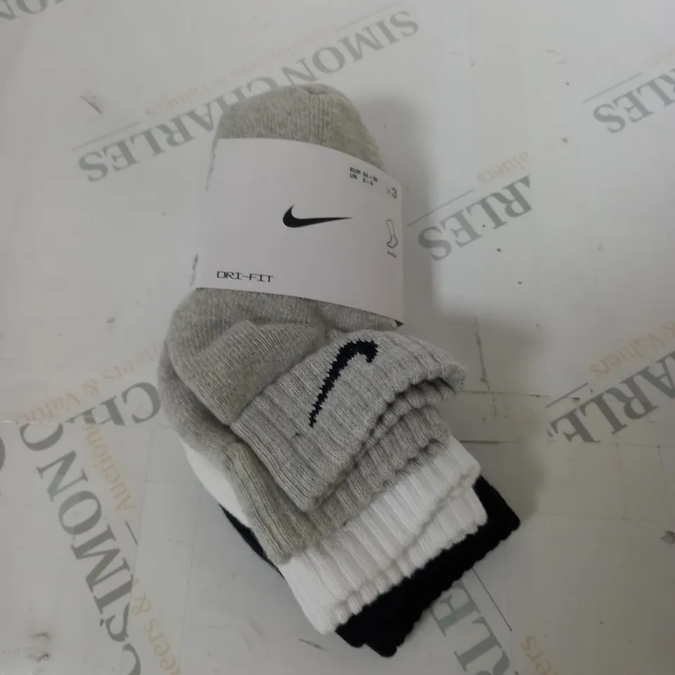 NIKE DRI FIT SOCKS - UK 2-5