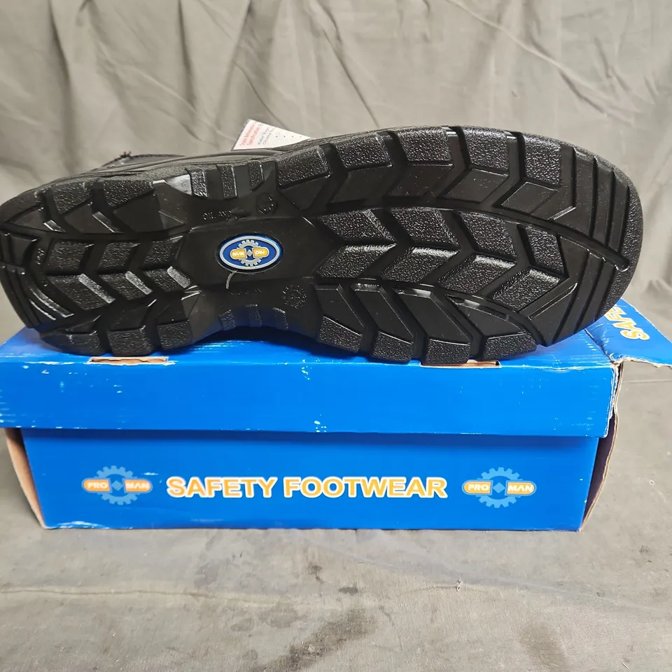 BOXED PAIR OF PROMAN CHUKKA BOOT IN BLACK SIZE UK 13