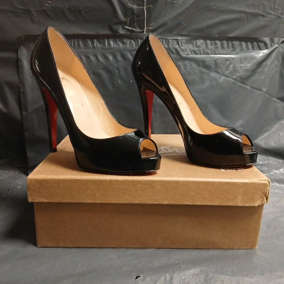 BOXED PAIR OF CHRISTIAN LOUBOUTIN PEEP TOE STILETTO HEELS IN BLACK SIZE EU 38