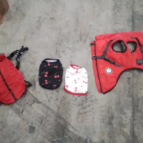 PALLET CONTAINING A LARGE QUANTITY OF DOG COATS AND HARNESSES