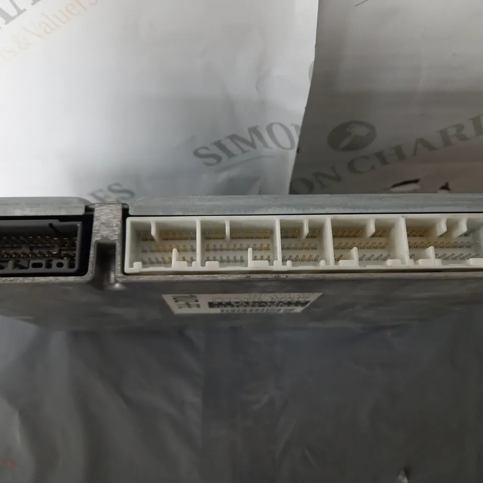 DENSO TOYOTA ENGINE CONTROL MODULE 