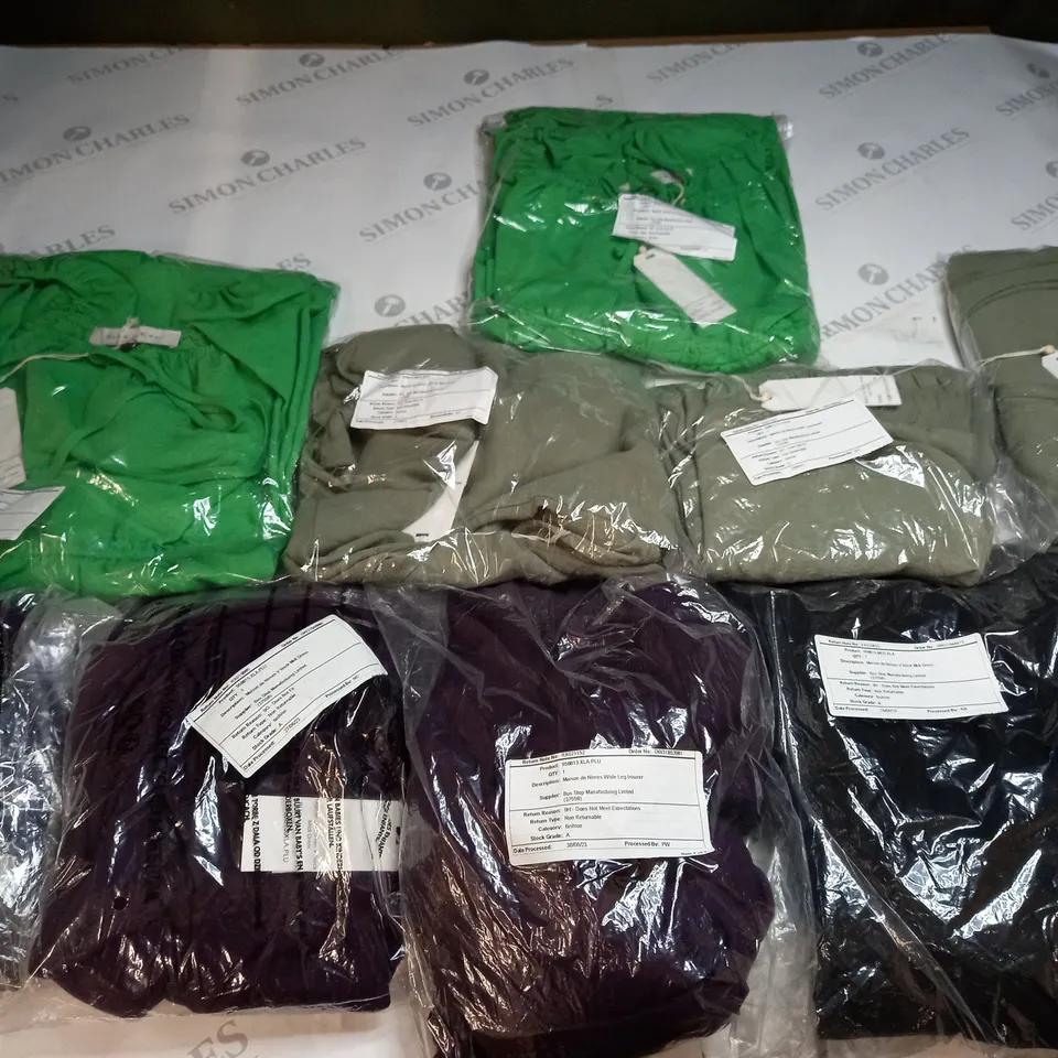 BAG OF APPROX 10 ASSORTED CLOTHING ITEMS TO INCLUDE - MAISON DE NIMES 