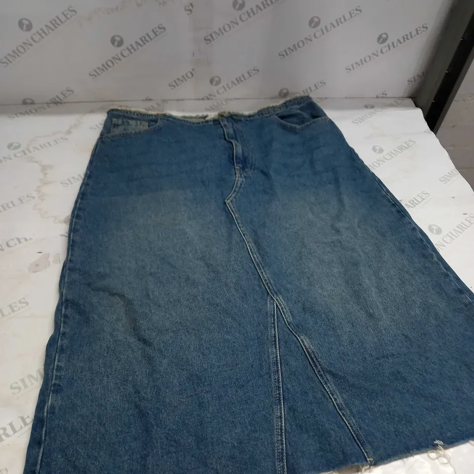 MOTEL DENIM SKIRT SIZE L 