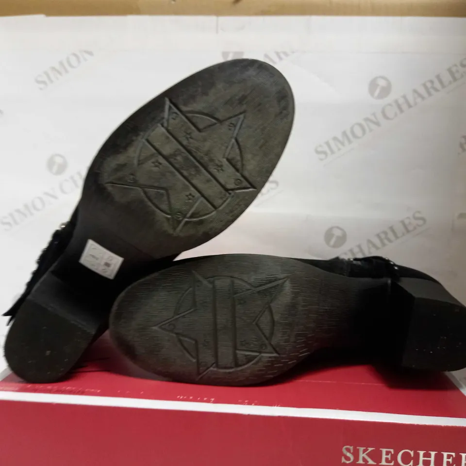 SKECHERS TAXI ZIPPER BOOTIES UK SIZE 6
