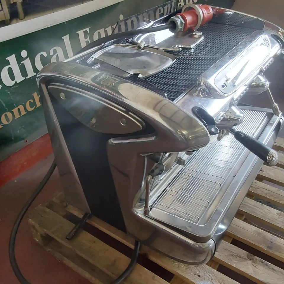 FAEMA EMBLEMA 2 GROUP COMMERCIAL COFFEE ESPRESSO MACHINE 