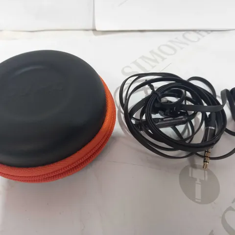 PUMP WIRED EARPHONES WITH CASE IN BLACK/ORANGE