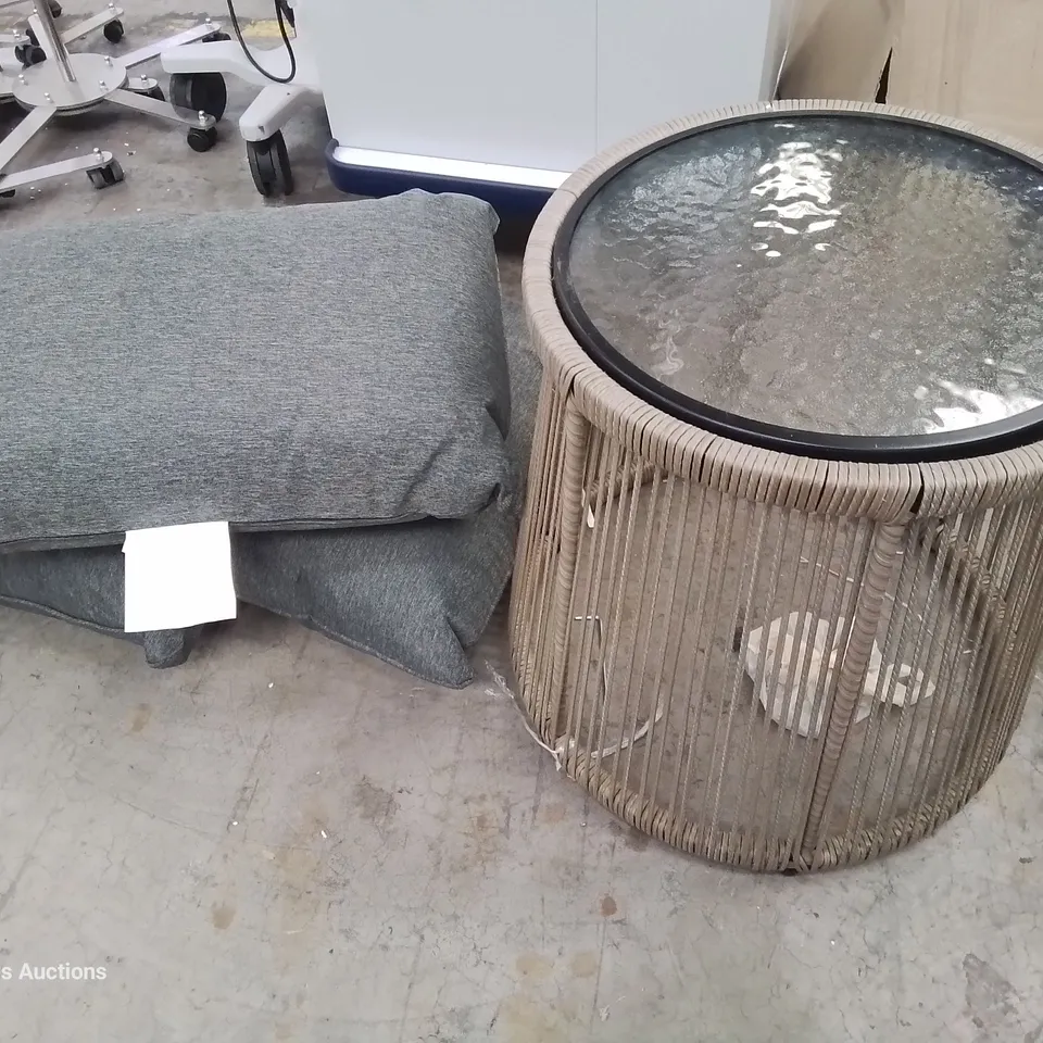 DESIGNER CIRCULAR GLASS TOP COFFEE TABLE & 3 GREY BOLSTER CUSHIONS