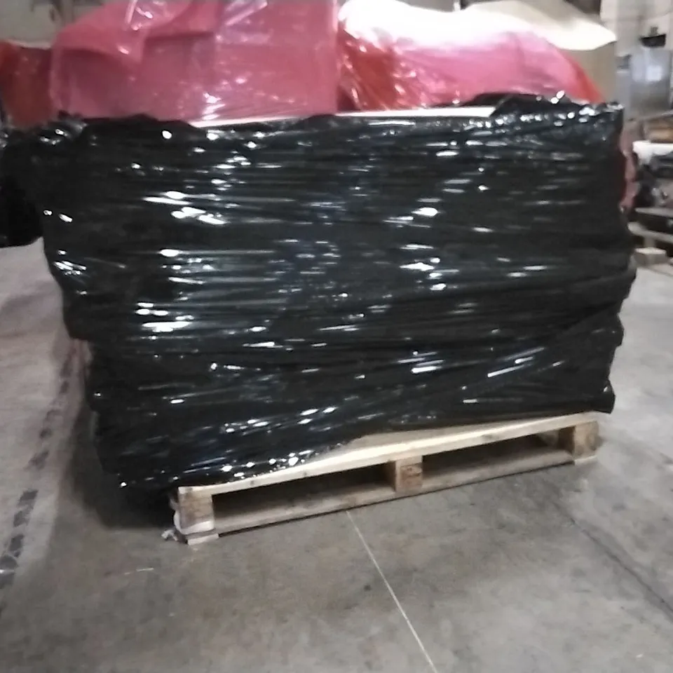 PALLET OF STEPS LADDERS 4 STEPS