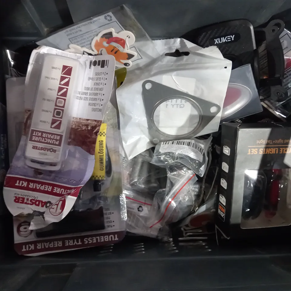 LOT OF ASSORTED ITEMS TO INCLUDE WIRE STRIPPER/  FAN BELT/ BIKE LOCK 