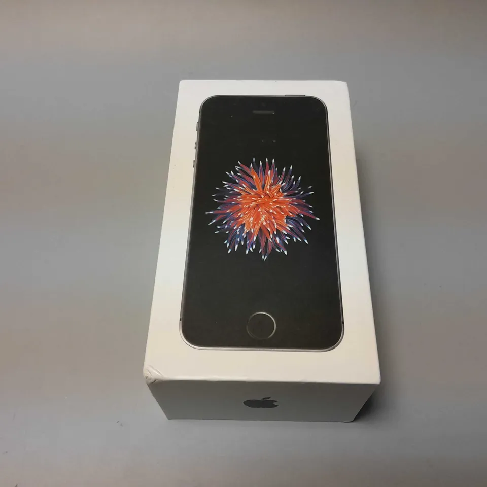 BOXED APPLE IPHONE SE SMARTPHONE