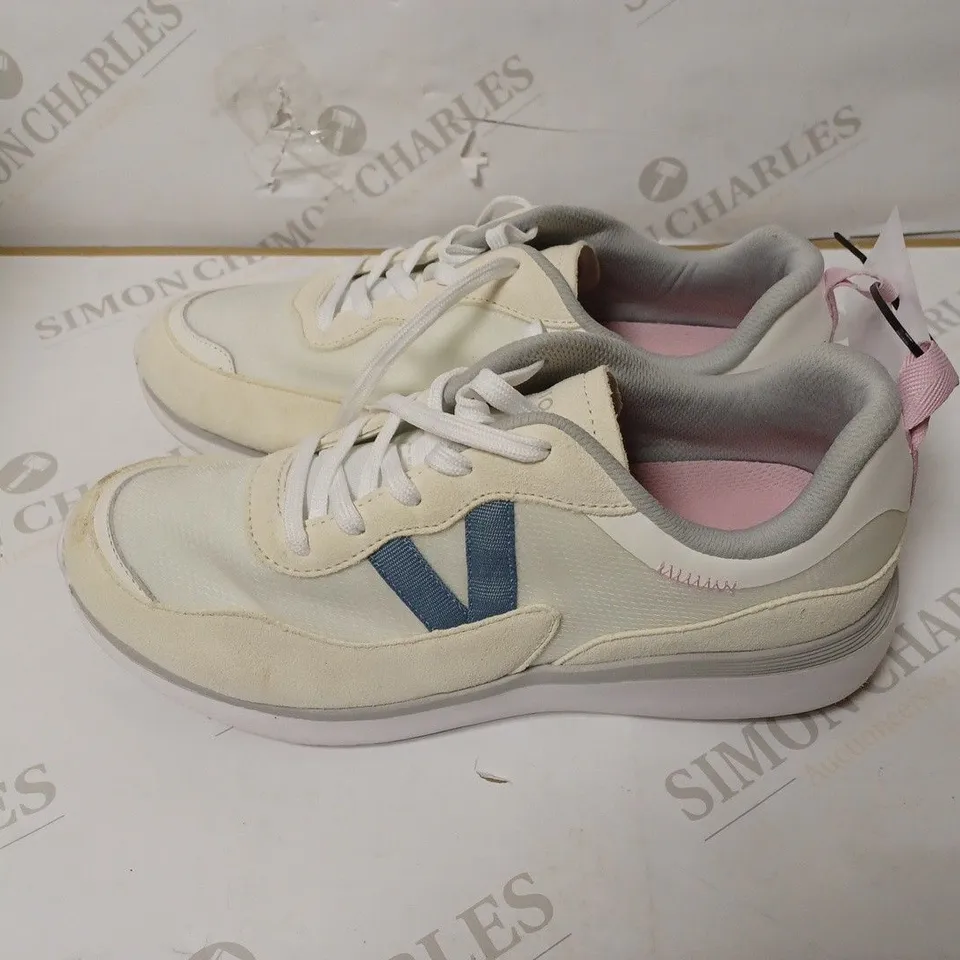 VIONIC DELMAR AYSE TRAINERS, WHITE, UK 8