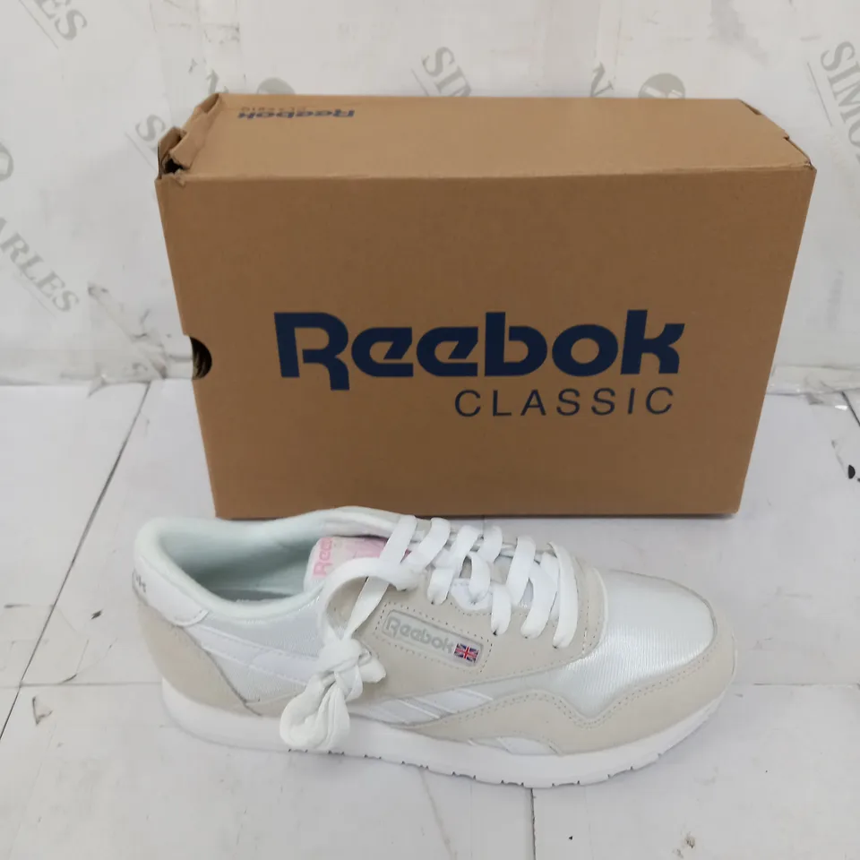 BOXED PAIR OF REEBOK CLASSIC NYLON LD00 WHITE/GREY UK 4