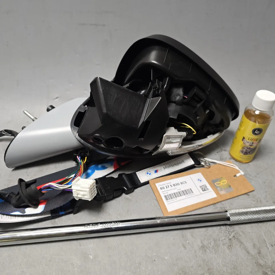 BOX OF APPROXIMATELY 25 ASSORTED ITEMS TO INCLUDE -  BMW MOTORSPORT LANYARD , ENGINE LUBE , RATCHET ETC