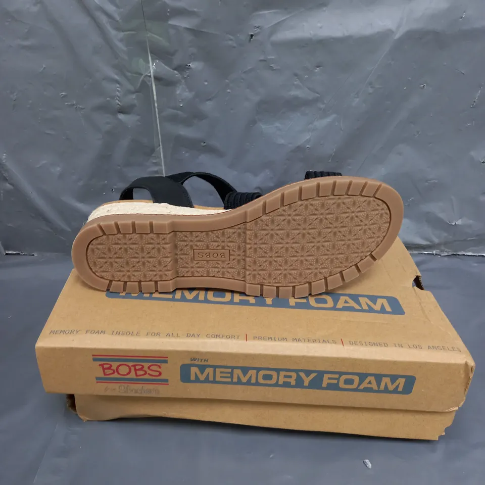 BOB'S FROM SKECHERS MEMORY FOAM SANDALS BLACK SIZE 5.5