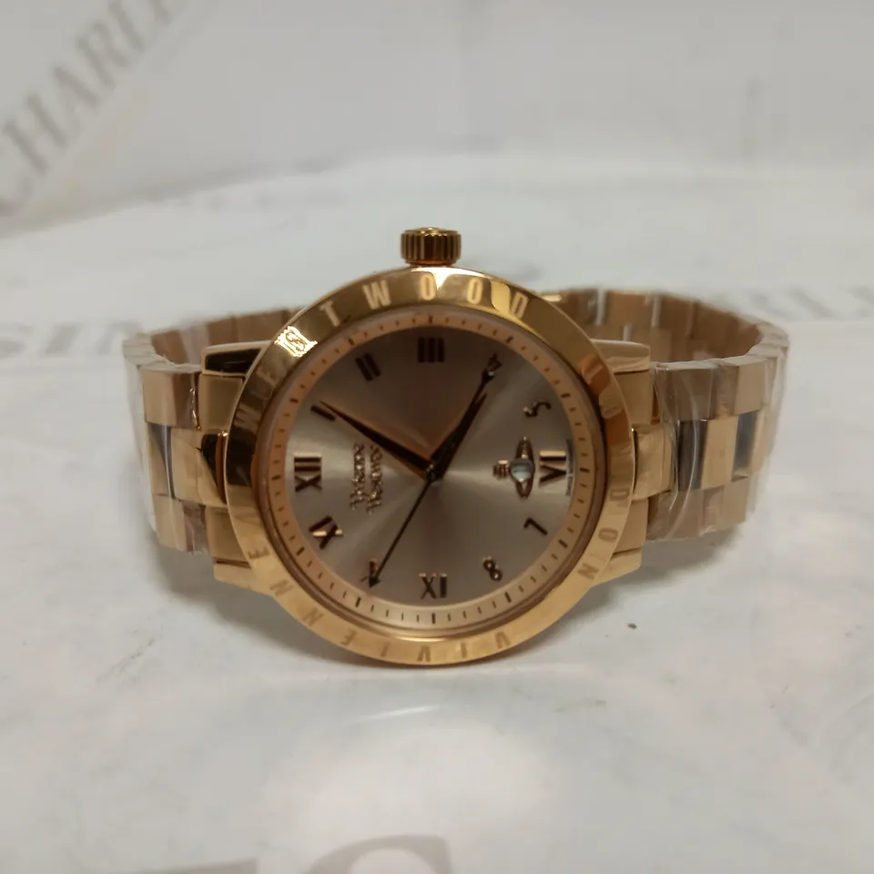 VIVIENNE WESTWOOD-STYLE BRACELET STRAP WATCH